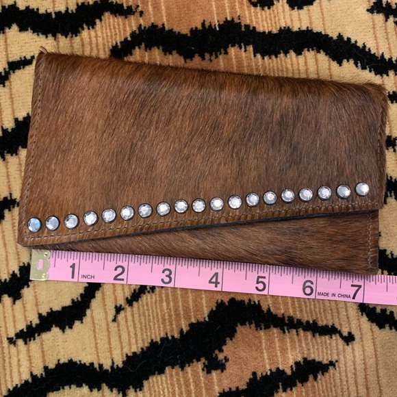 Cow Girl Pouch w/ Crystals - Picture 8 of 12